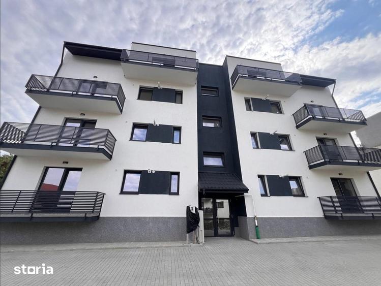 Apartament cu 3 camere semidecomandat în Podu Roș