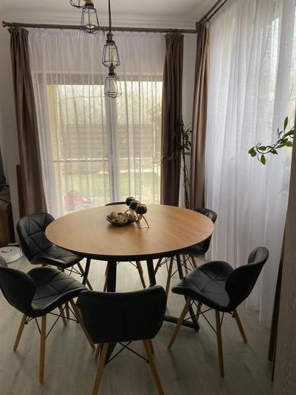 Duplex cu 4 camere cu Canalizare în Dâmbul Rotund