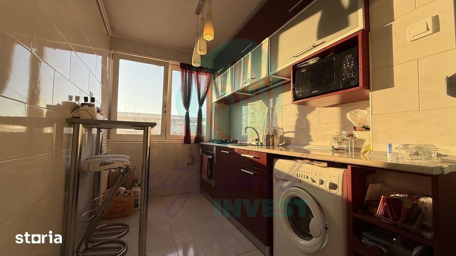 Apartament cu 3 camere semidecomandat în Iancului