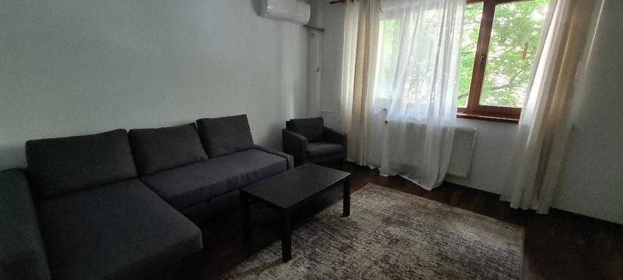 Apartament cu 2 camere decomandat în Sala Palatului