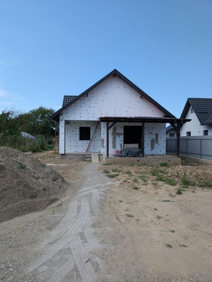 Casă individuală cu 4 camere cu Teren 350 Mp în Nord