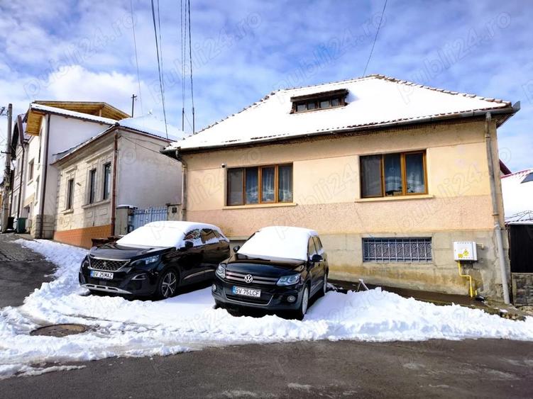 Apartament cu 3 camere decomandat în Schei