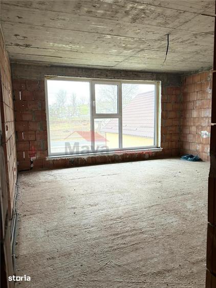Casă cu 4 camere cu Teren 900 Mp în Uriu