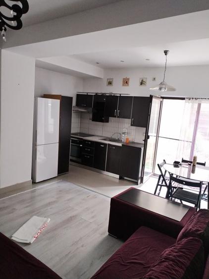 Apartament cu 3 camere decomandat în Clinceni