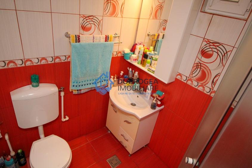 Casă individuală cu 3 camere cu Canalizare în Ultracentral