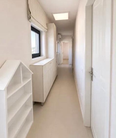 Apartament cu 3 camere semidecomandat în Borhanci
