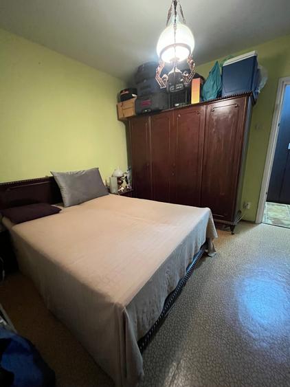 Apartament cu 3 camere decomandat în Tineretului