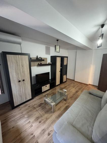 Apartament cu 2 camere decomandat în Mihai Bravu