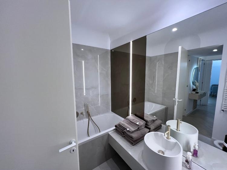 Apartament cu 2 camere decomandat, mobilat în Central