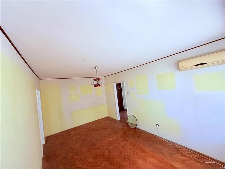 Apartament cu 2 camere semidecomandat în Piața Unirii