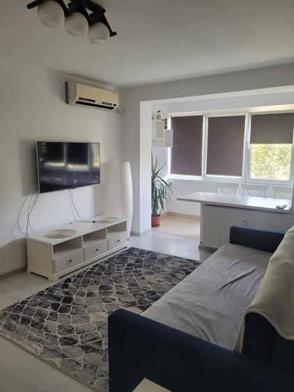 Apartament cu 2 camere semidecomandat în Crângași
