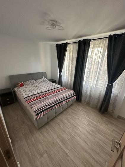 Apartament cu 3 camere decomandat în Florești