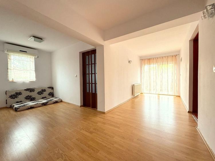Casă individuală cu 5 camere cu Canalizare în Complex Studențesc
