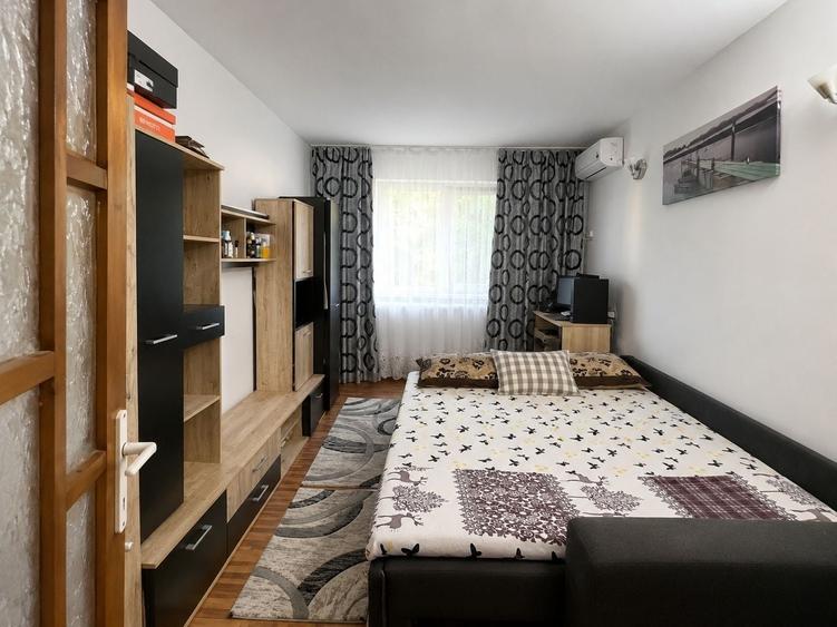 Garsonieră decomandată în Central