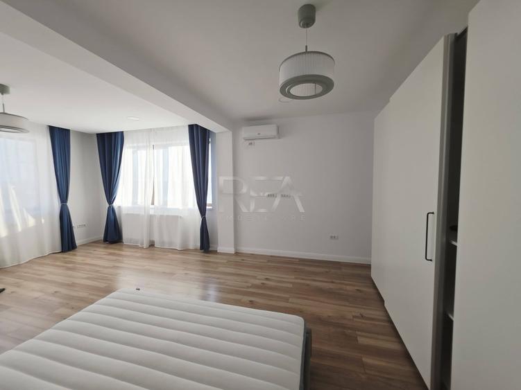 Casă individuală cu 5 camere cu Canalizare în Theodor Pallady