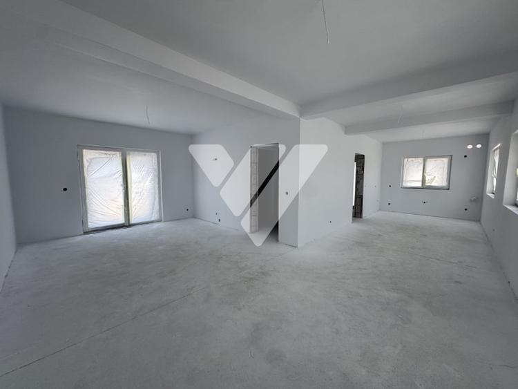 Duplex cu 4 camere cu Canalizare în Șura Mică