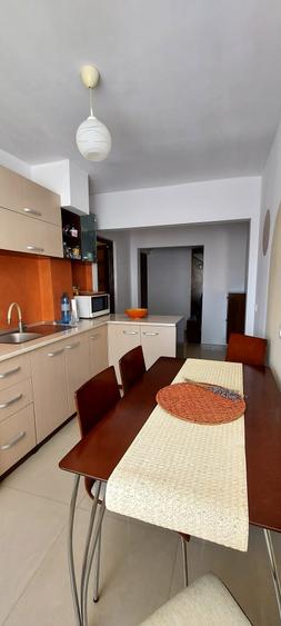 Apartament cu 2 camere decomandat în Boema