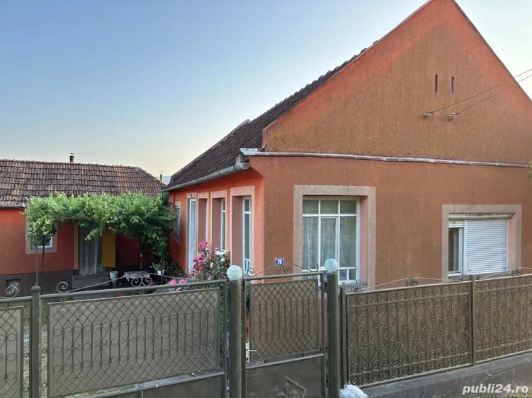 Casă cu 4 camere cu Teren 1980 Mp în Ilteu