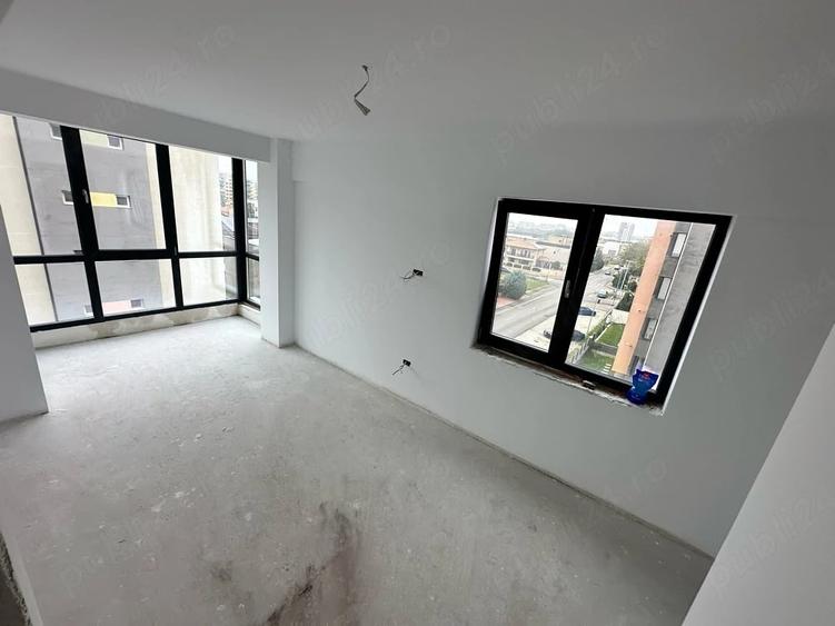 Apartament cu 3 camere semidecomandat în Tomis Plus
