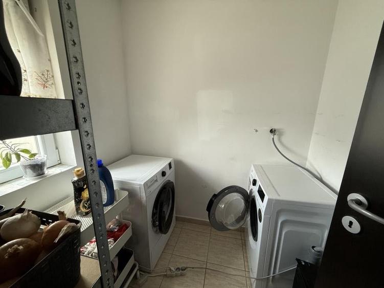 Apartament cu 3 camere semidecomandat, mobilat în Sânandrei