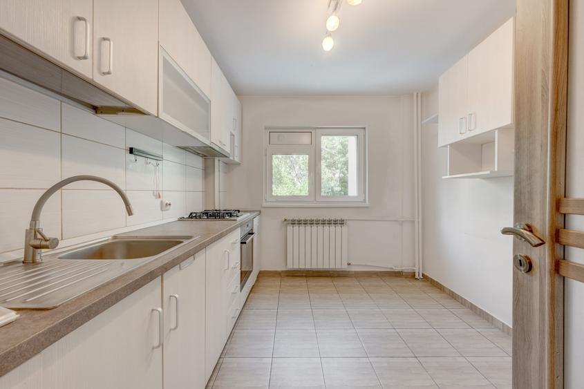Apartament cu 2 camere semidecomandat, mobilat în Brâncoveanu