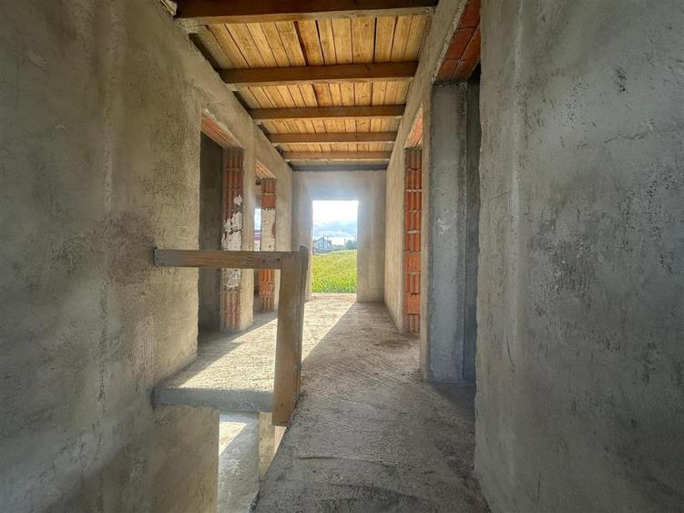 Casă individuală cu 4 camere cu Teren 500 Mp în Moara