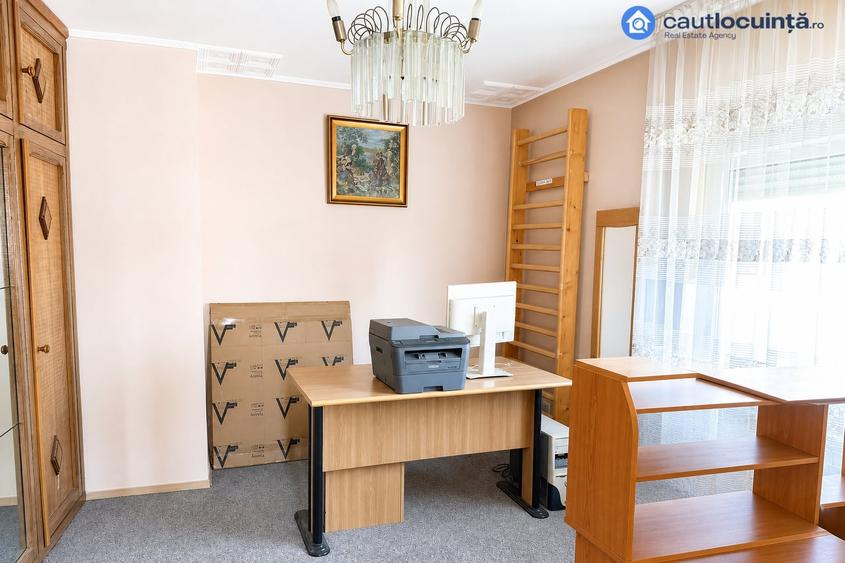 Casă individuală cu 10 camere cu Canalizare în Fundeni