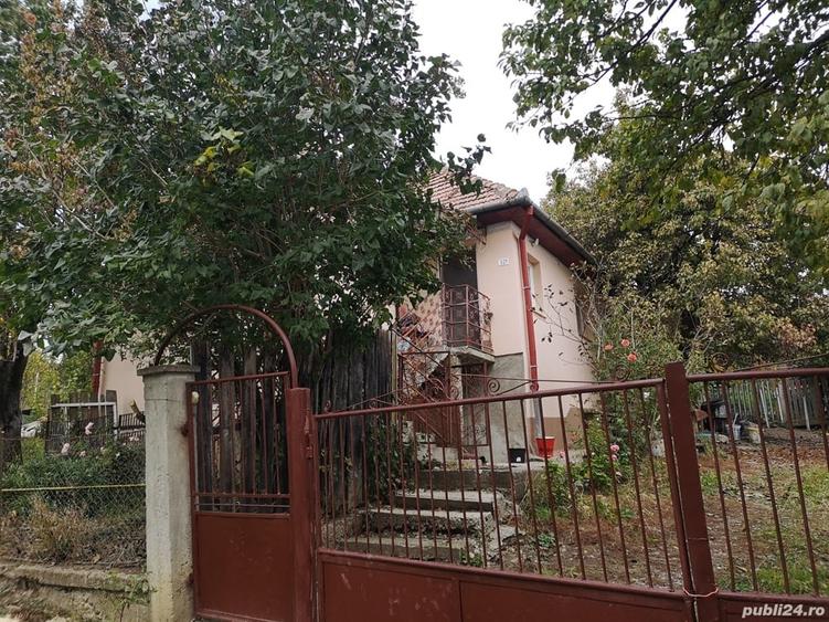 Casă cu 2 camere cu Teren 2040 Mp în Rediu