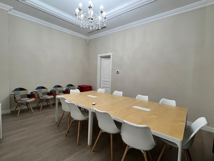 Casă individuală cu 8 camere cu Canalizare în Unirii