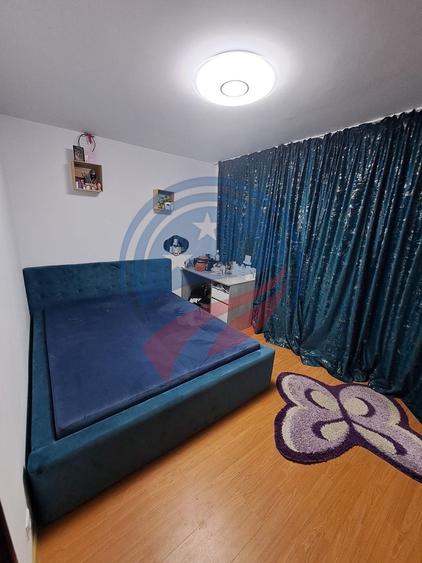 Apartament cu 2 camere semidecomandat, mobilat în Craiovița Nouă
