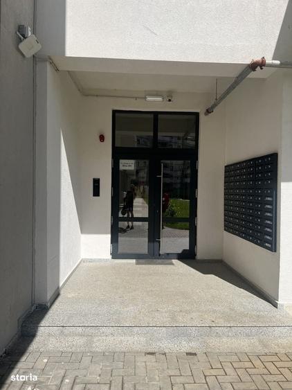 Apartament cu 2 camere semidecomandat, mobilat în Păcii