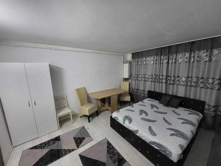 Garsonieră decomandată în Central