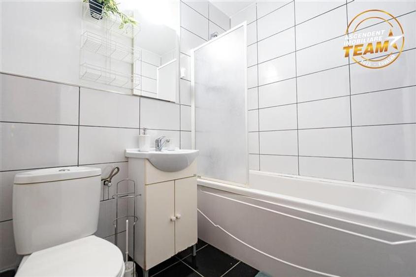 Garsonieră decomandată în Central