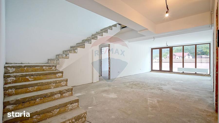 Apartament cu 4 camere în Schei