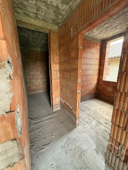 Casă individuală cu 5 camere cu Canalizare în Peciu Nou