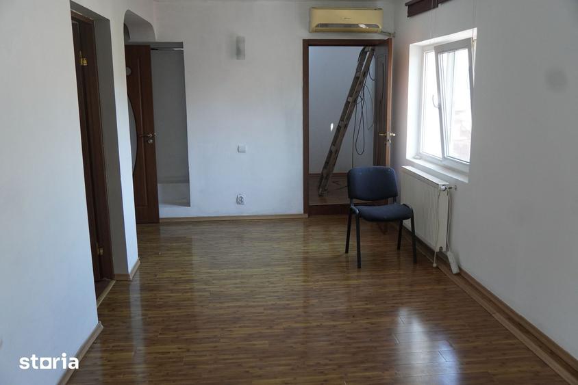 Casă cu 7 camere cu Teren 270 Mp în Grozăvești