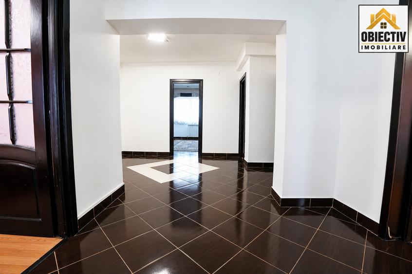 Apartament cu 3 camere decomandat în 1 Mai