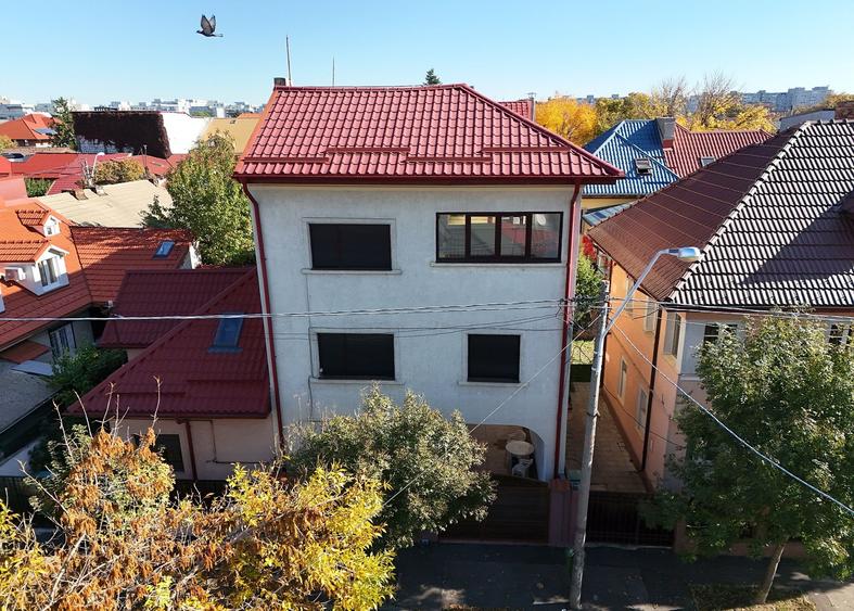 Birou, de 260 mp, în Domenii