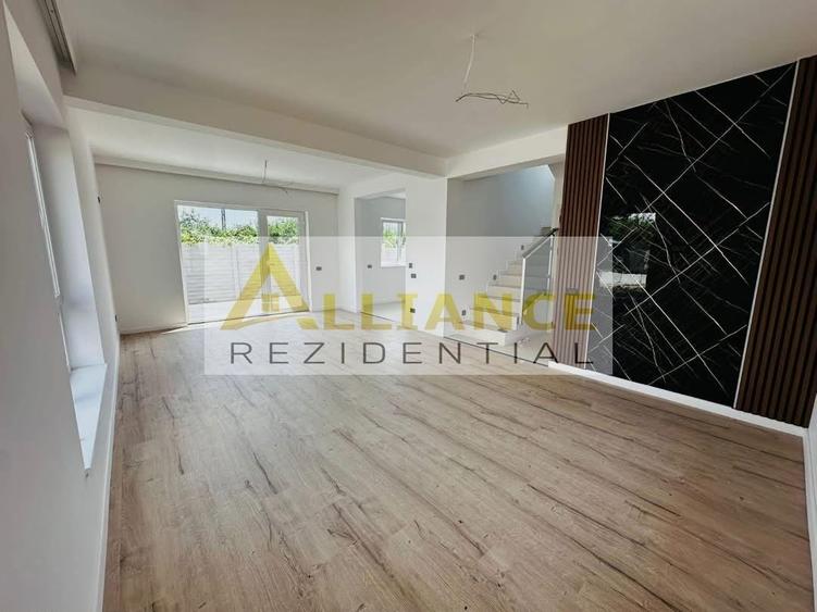 Casă individuală cu 4 camere decomandat cu Canalizare în Berceni