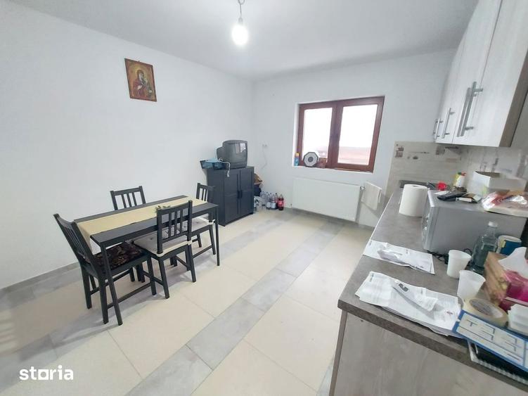 Casă cu 4 camere decomandat cu Teren 710 Mp în Poplaca