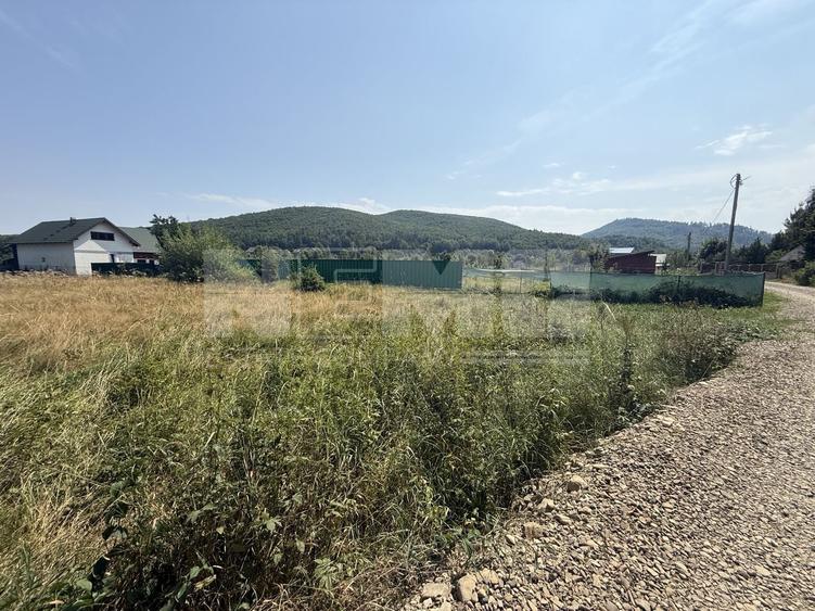 Teren Construcții intravilan de 2020 mp, în Sucevița
