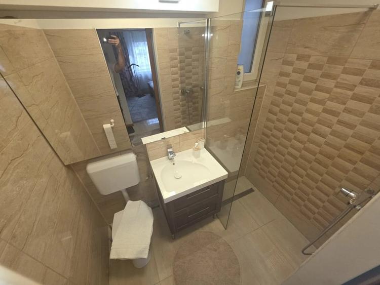 Apartament cu 2 camere semidecomandat, mobilat în Brezoianu