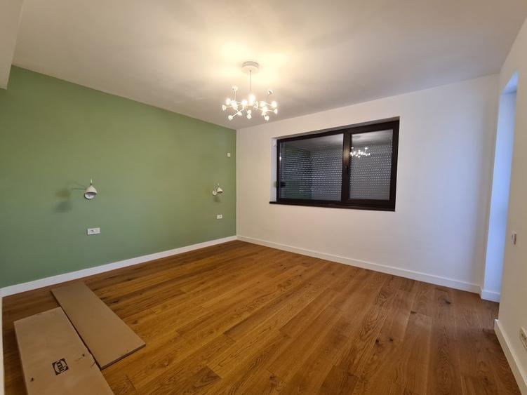Casă individuală cu 5 camere cu Teren 530 Mp în Odăi