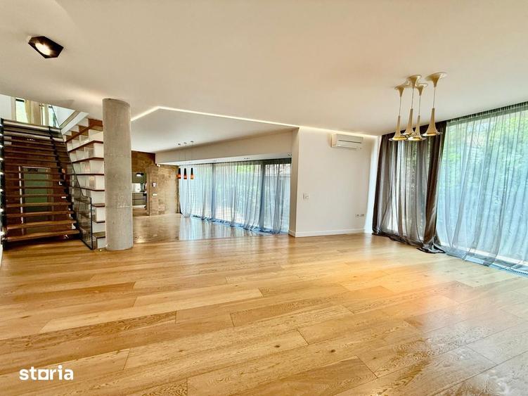 Refined Luxury Residence | Exclusive Villa with Private Spa - 1