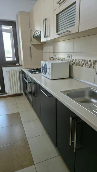 Apartament cu 2 camere decomandat în Podul de Fier