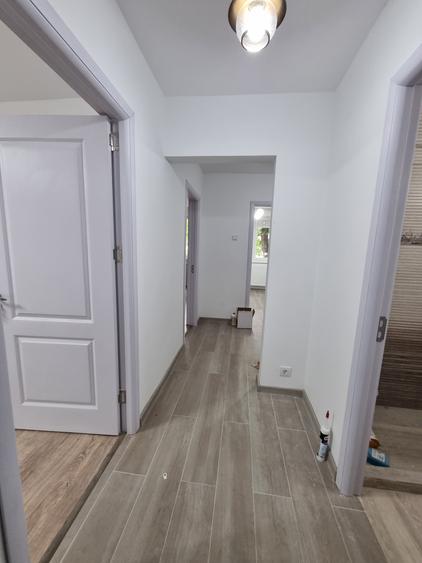 Apartament cu 3 camere decomandat în P-ța Reșița
