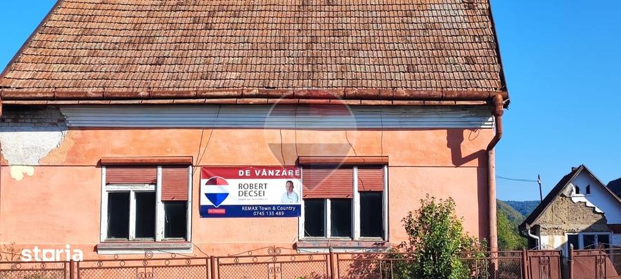 Casă cu 4 camere decomandat cu Teren 2732 Mp în Câmpulung la Tisa