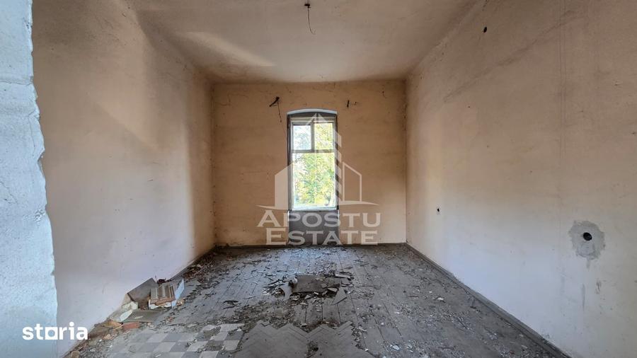 Casă cu Teren 1162 Mp în Iosefin