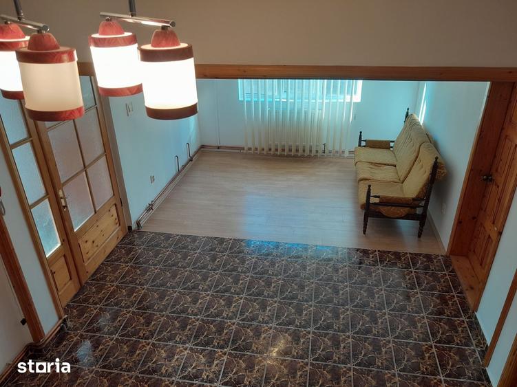 Casă cu 6 camere cu Teren 425 Mp în Micro 3