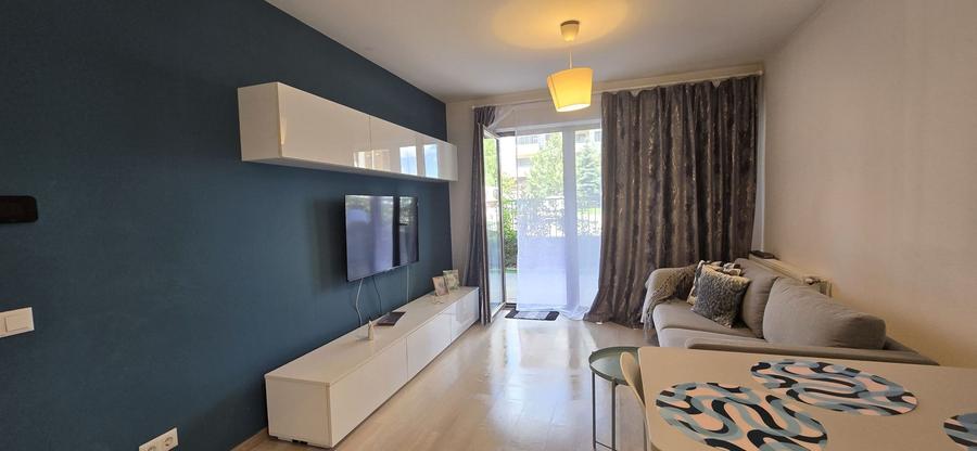Apartament cu 3 camere decomandat, mobilat în Est